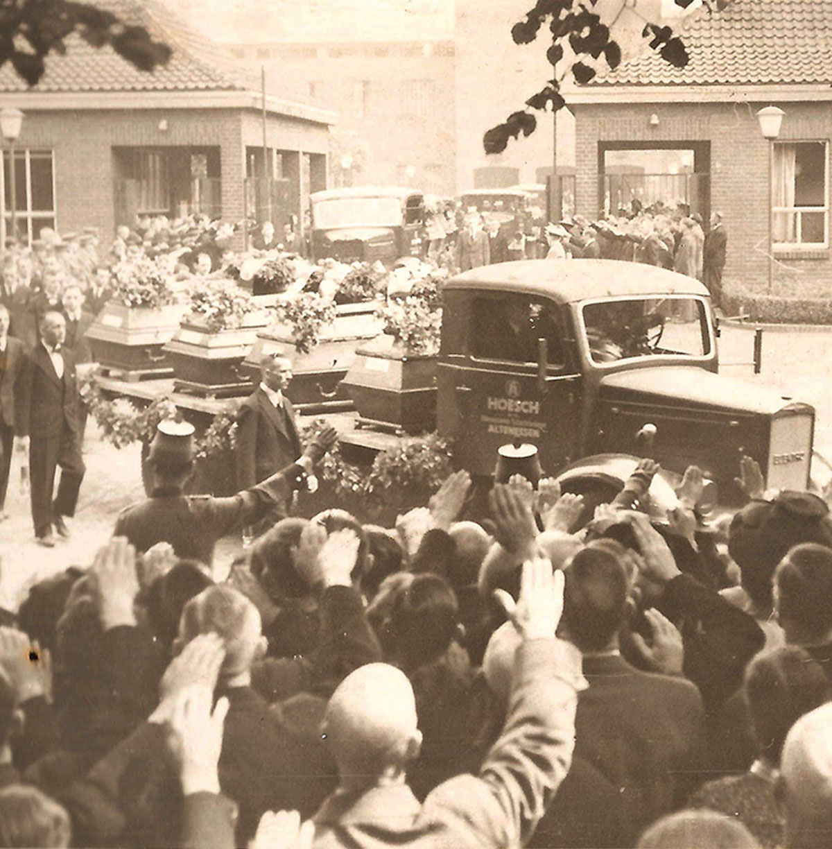 web_Beerdigung-Unglück-Fritz-1942-Bild-5